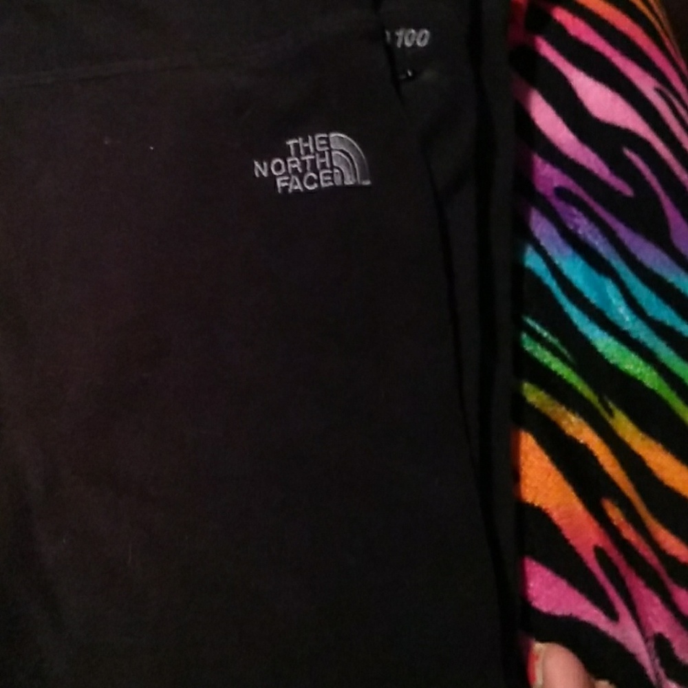 The northface  woman's fleece lounge  capris